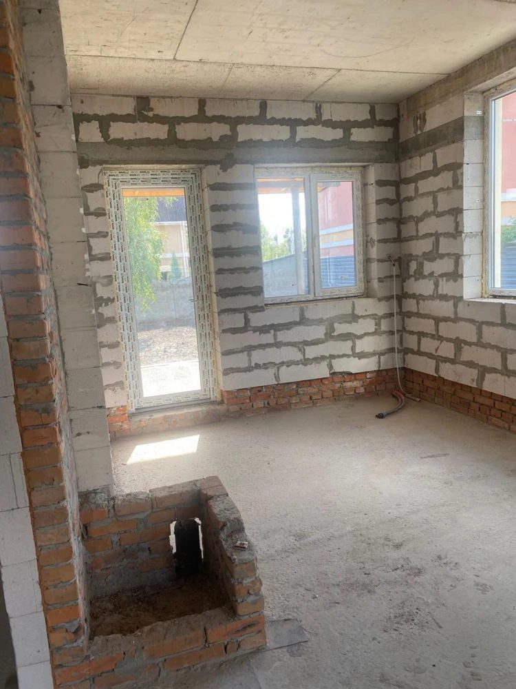 Будинок Таунхаус двоповерховий з великою ділянкою у Ворзелі