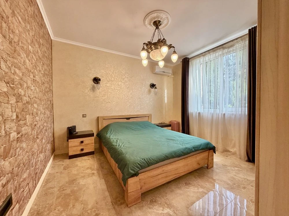 Продам. Будинок з ремонтом . 10 соток ділянка