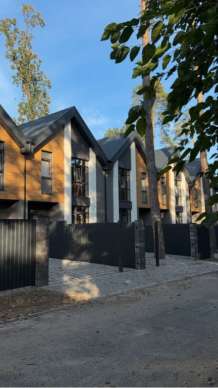 Таунхаус в Бучі, центр міста, розтермінування