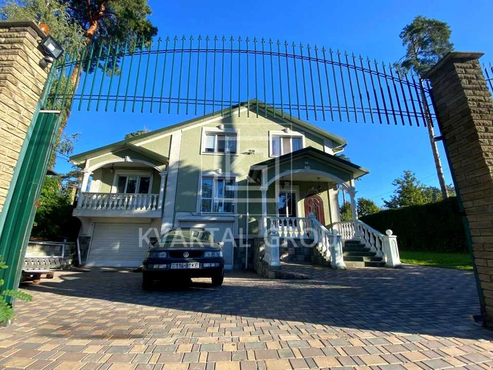 Будинок. Буча, Мрії вул.