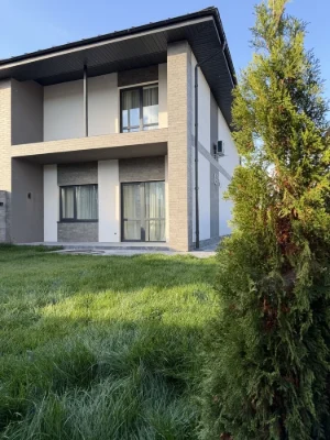 Продаж дуплексу 120 м2 з якісним ремонтом в Бучі. Земельна д
