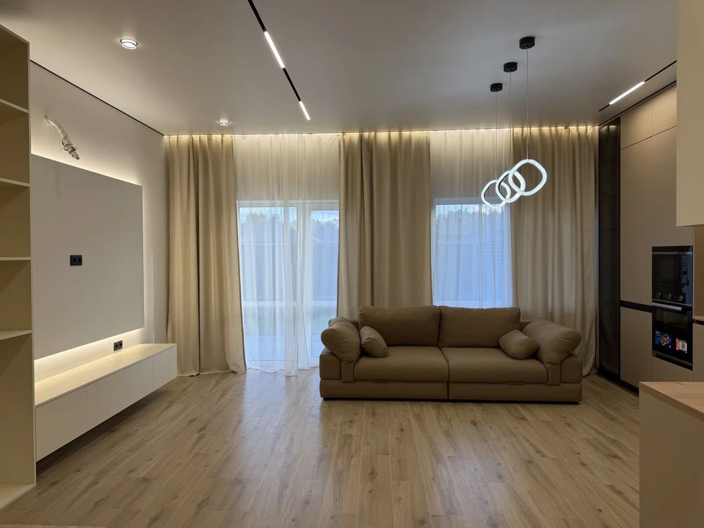 Продаж дуплексу 120 м2 з якісним ремонтом в Бучі. Земельна д