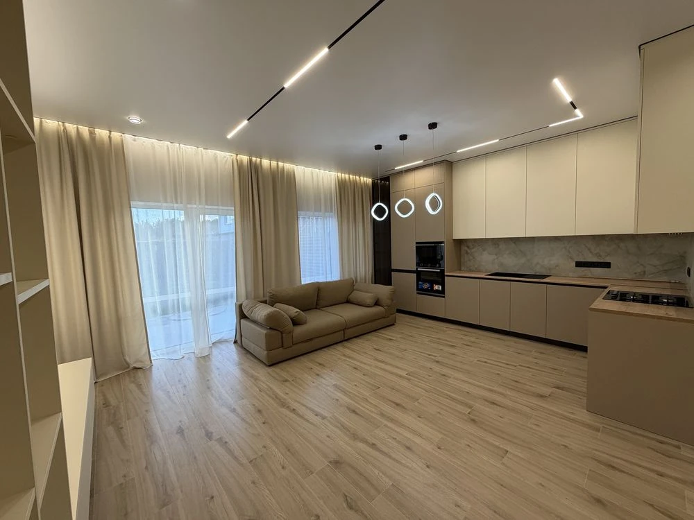 Продаж дуплексу 120 м2 з якісним ремонтом в Бучі. Земельна д