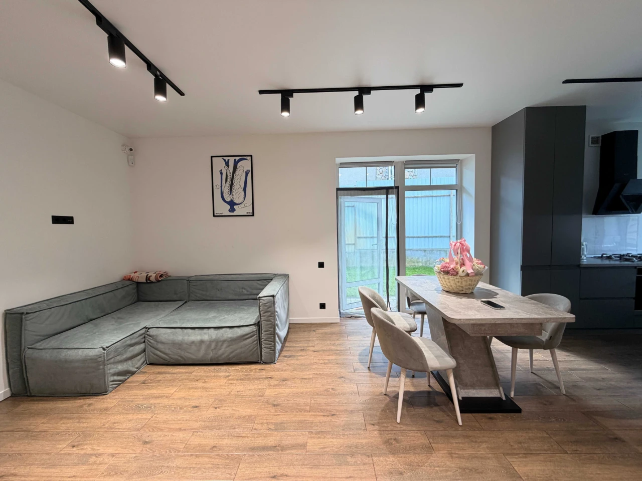 Продаж сучасний дуплекс 92 м² на 5 сотках з якісним ремонтом