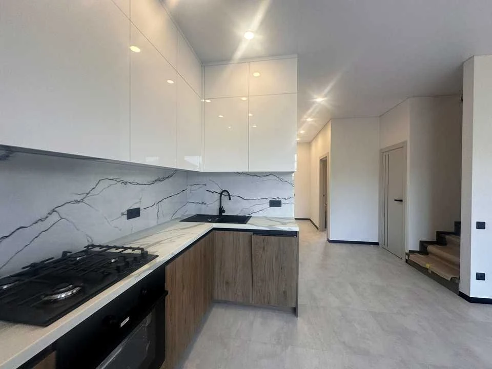 Будинок. Буча, Назарія Яремчука вул.