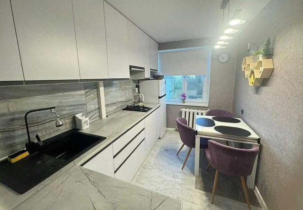 Продам 2-комн. квартиру Центр, Парк Глобы Сечеславская Набер
