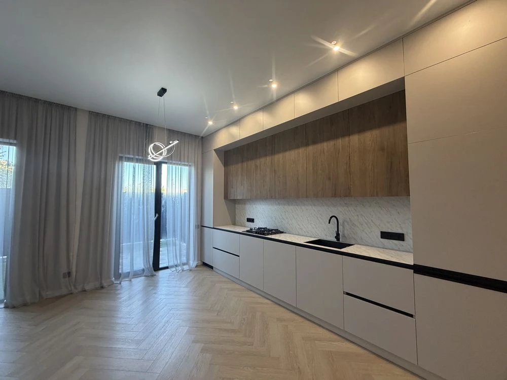 Таун з ремонтом 1400$/м2 . Без комісії
