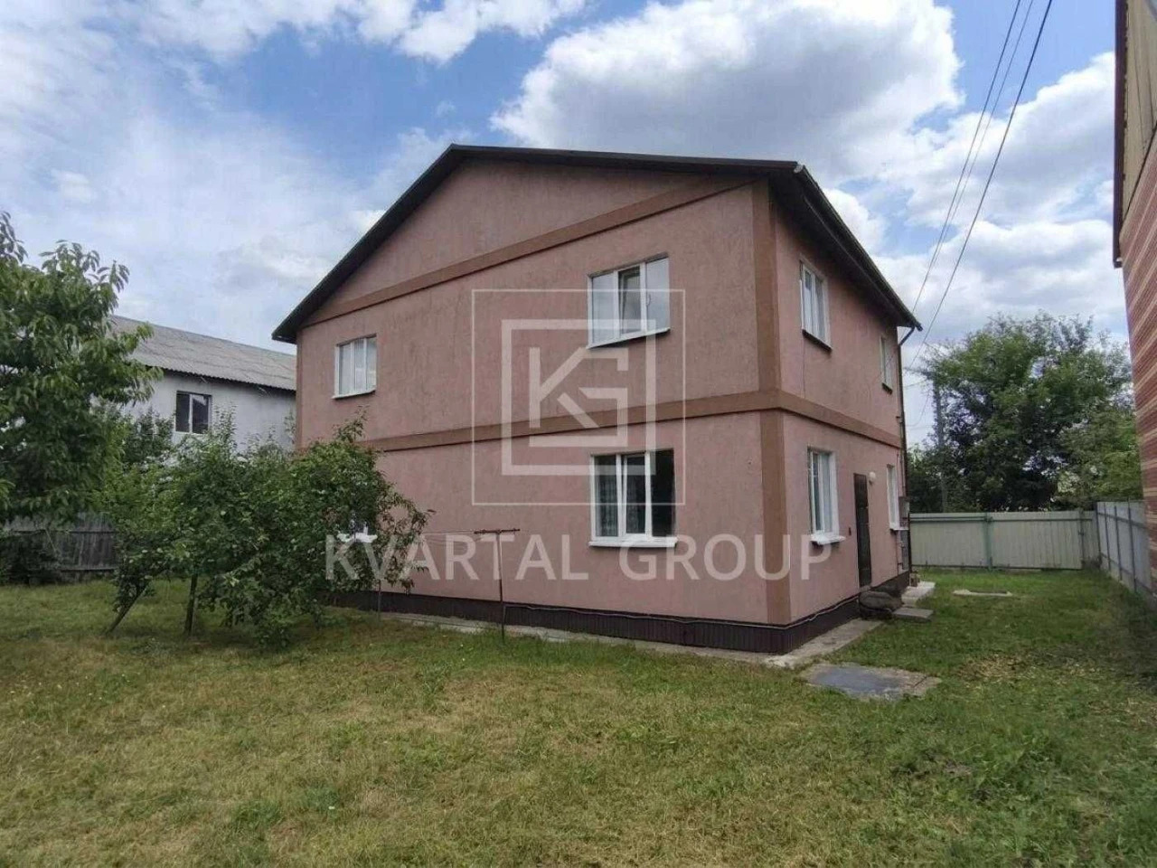 Дуплекс з ремонтом, всі центральні комунікації, є ПІДВАЛ (бо