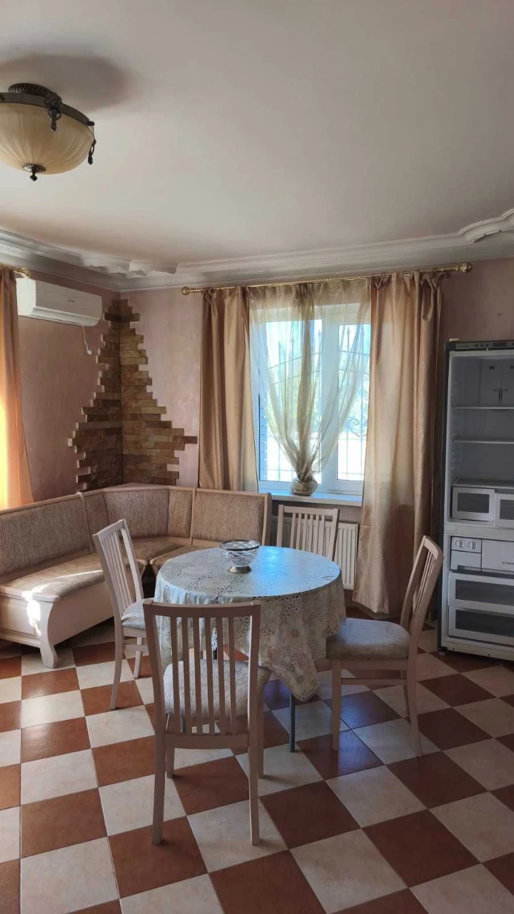Продам Будинок 300 м.кв. з ремонтом за 210 тис Без комісії