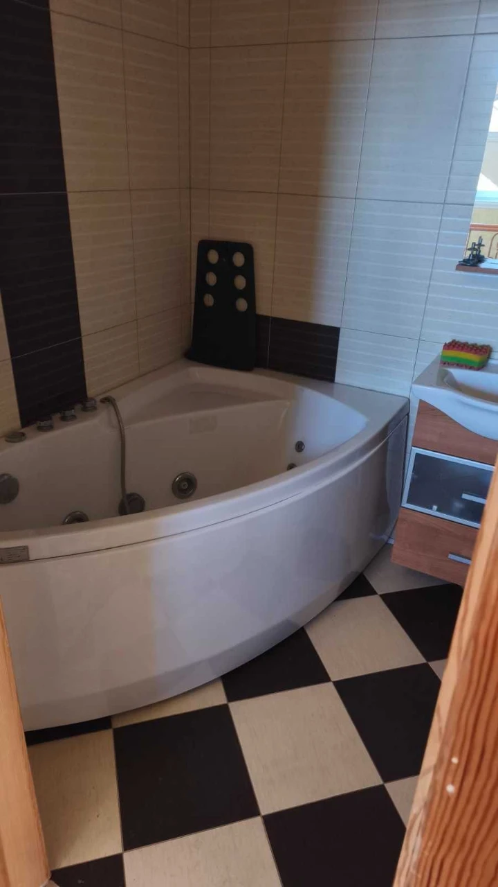 Продам Будинок 300 м.кв. з ремонтом за 210 тис Без комісії