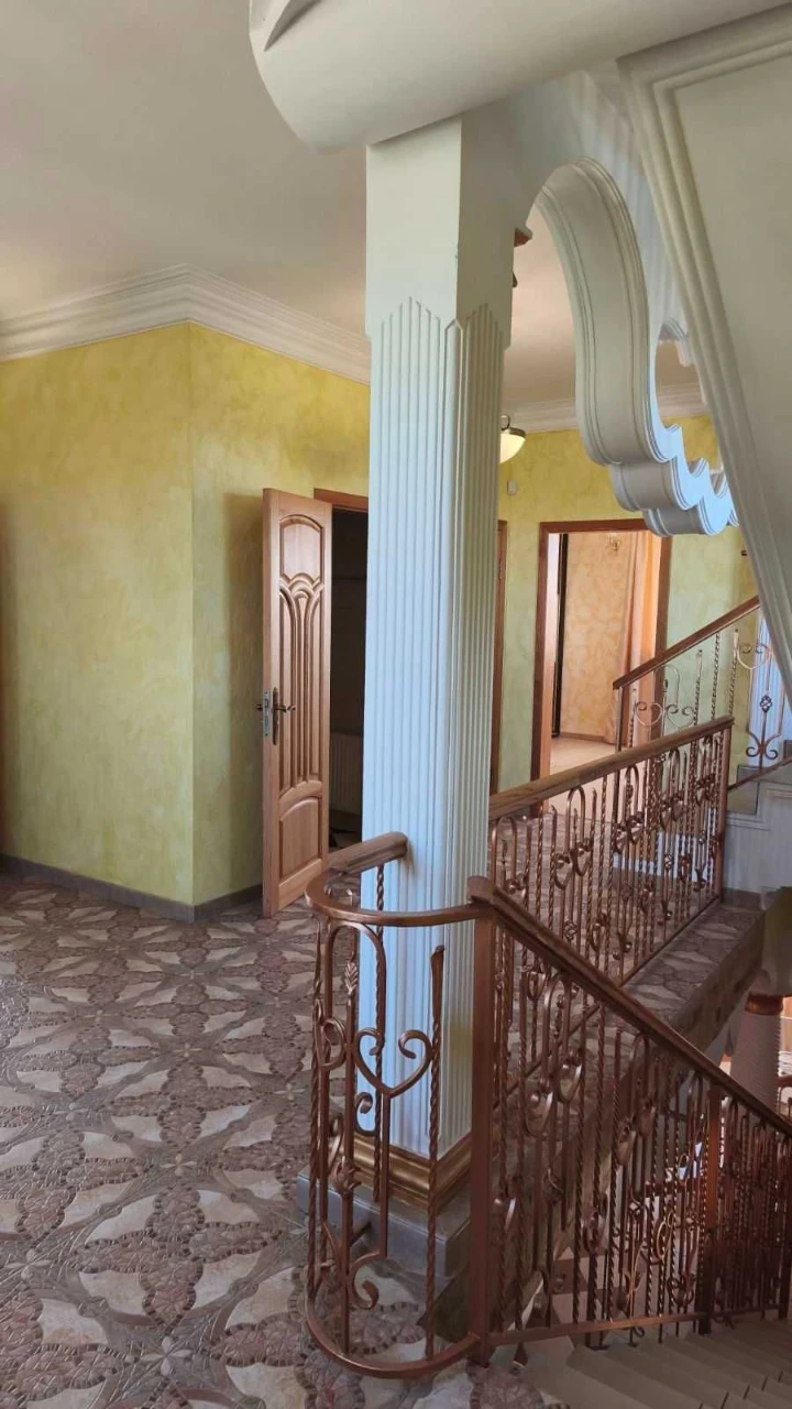 Продам Будинок 300 м.кв. з ремонтом за 210 тис Без комісії