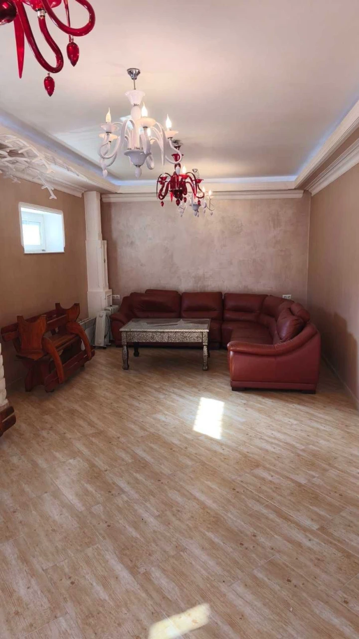 Продам Будинок 300 м.кв. з ремонтом за 210 тис Без комісії