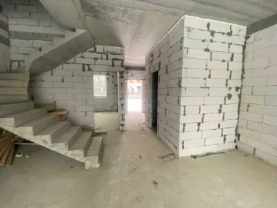 Продам кутовий таунхаус в лісовій частині Бучі, з великою зе