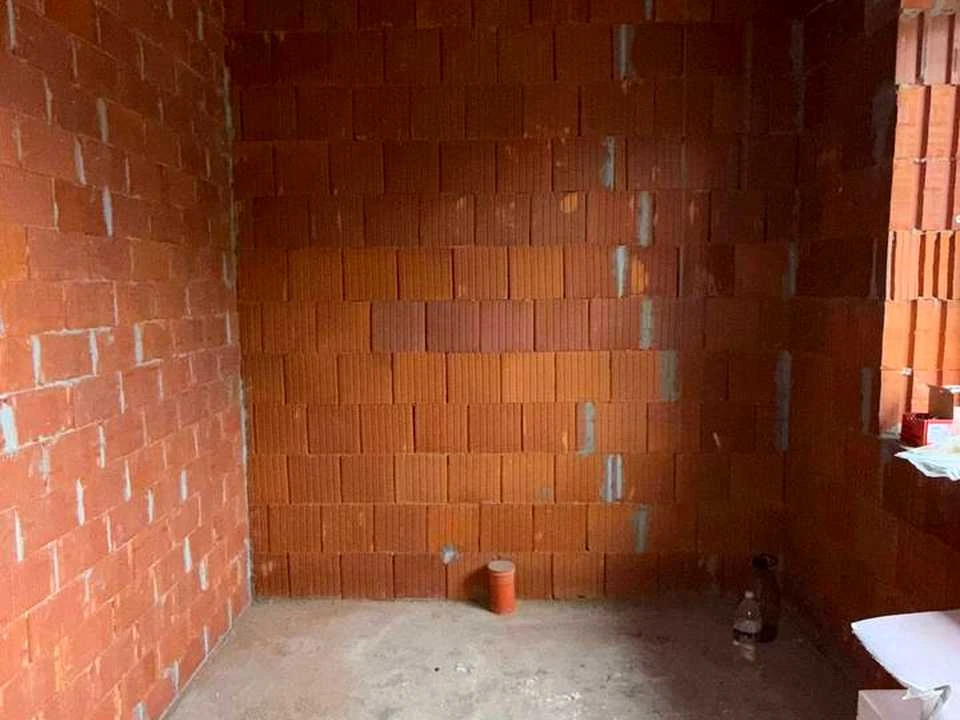 Будинок. Буча, Мельників