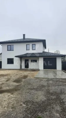 Двоповерховий будинок в зручній локації Буча район набережно