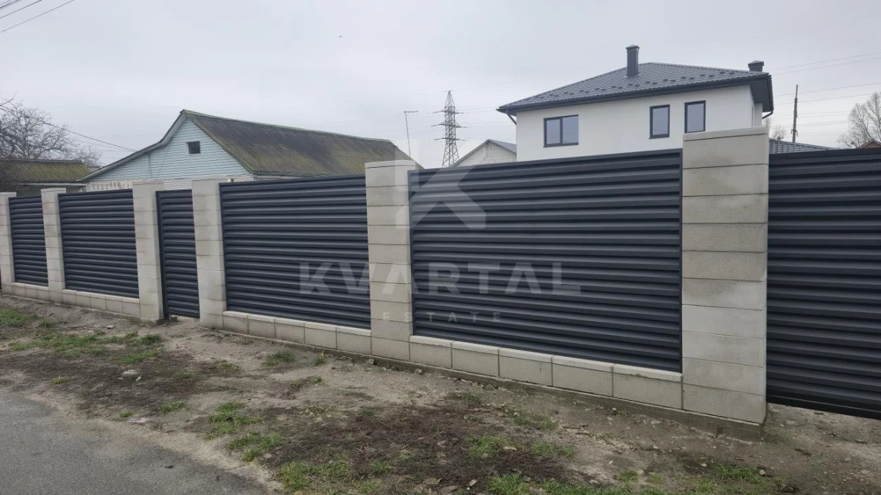 Двоповерховий будинок в зручній локації Буча район набережно