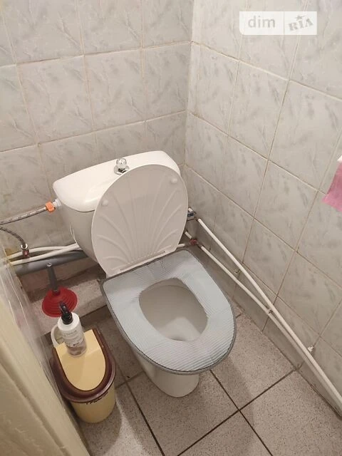 Продаж кімнати 18 кв. м на вул. Новоукраїнська • ID 34642026