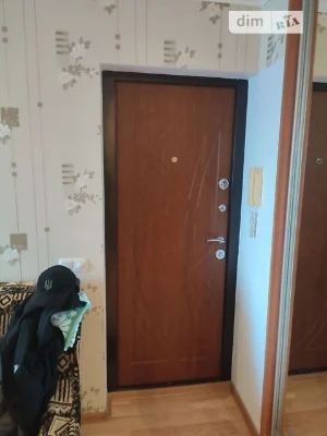 Продаж кімнати 18 кв. м на вул. Новоукраїнська • ID 34642026