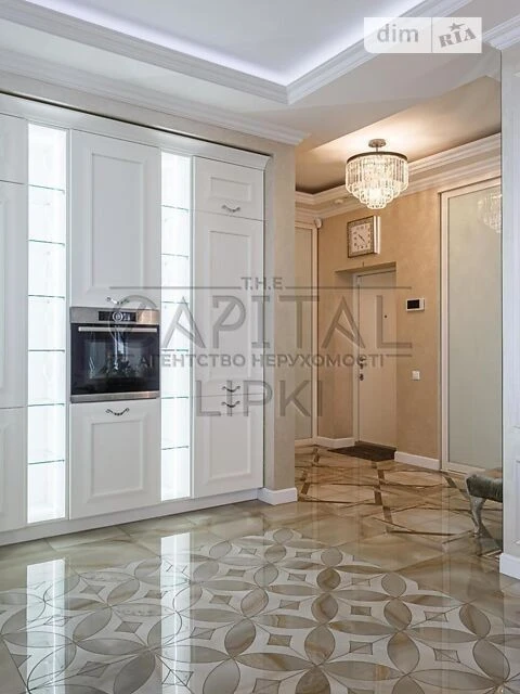 Продаж 3к квартири 143 кв. м на вул. Андрія Верхогляда 15 •