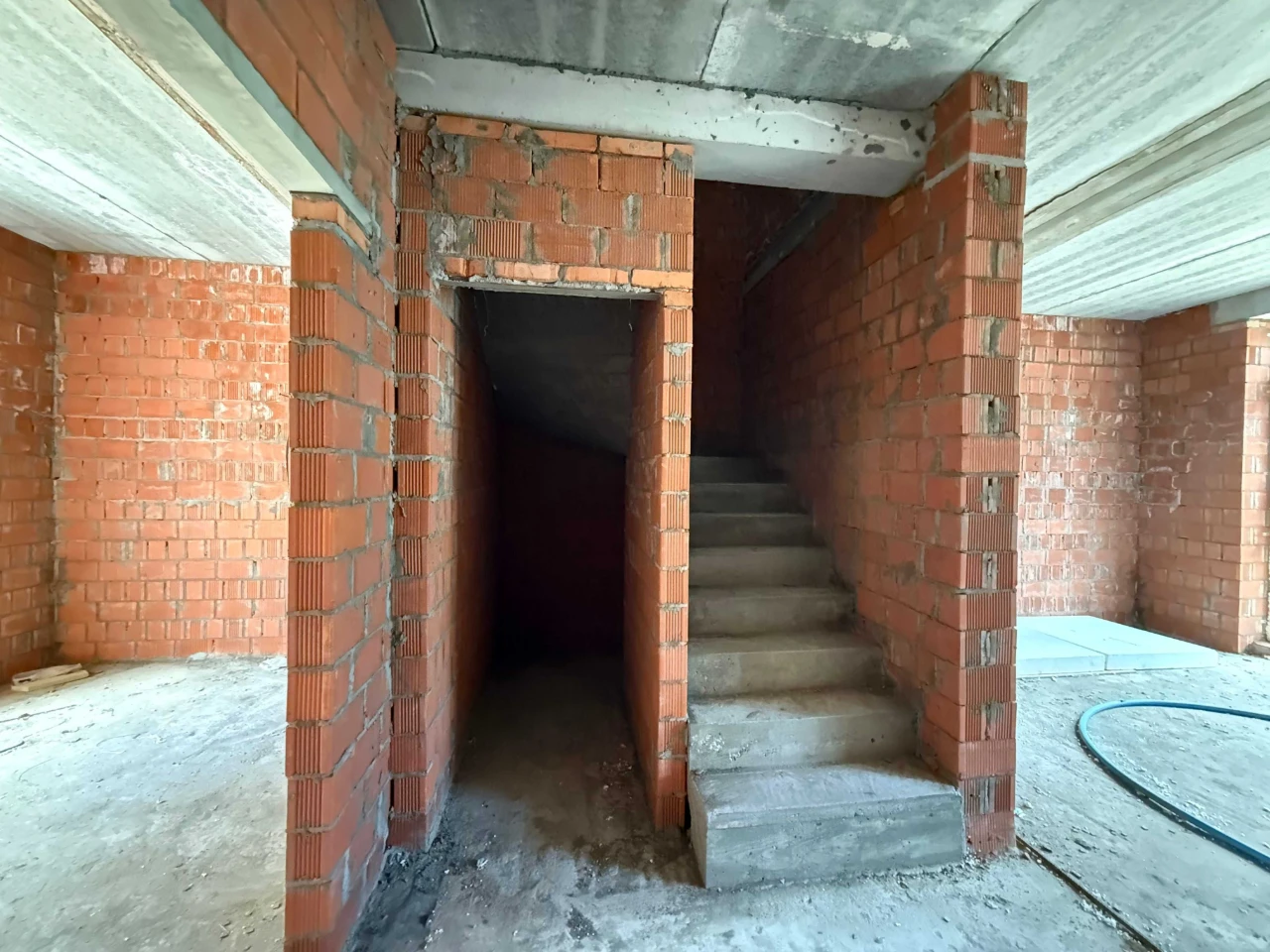 Таунхаус в центрі Бучі з газом без % по вулиці Богдана Хмель