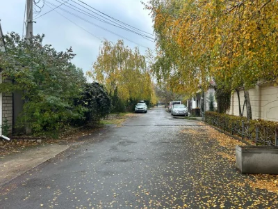 House at 9 Fontana Station, 5 acres