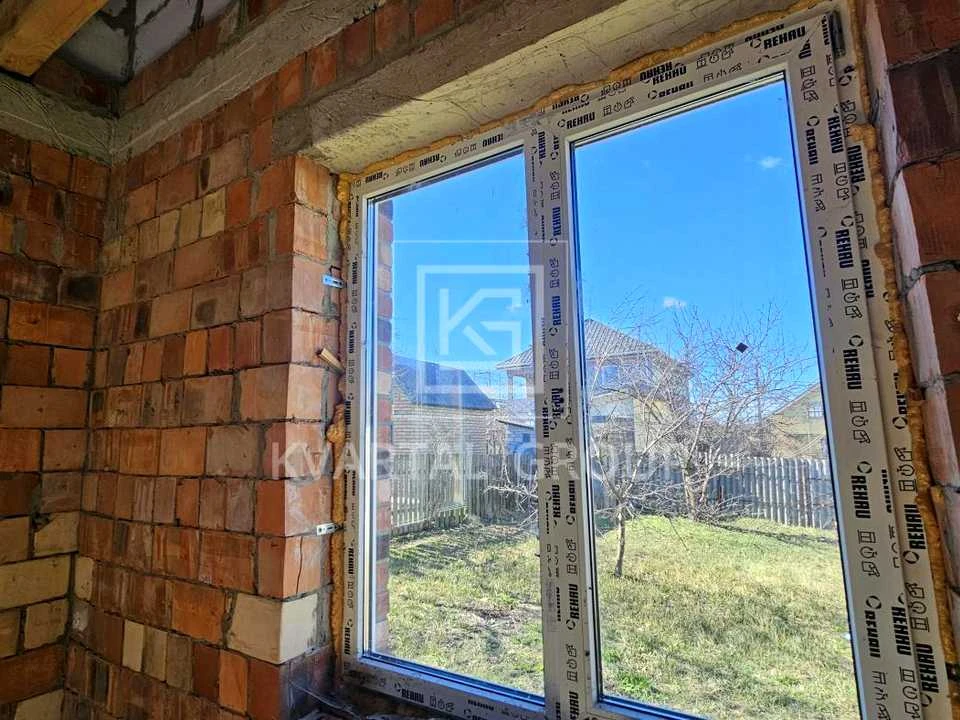 Будинок. Буча, Квіткова