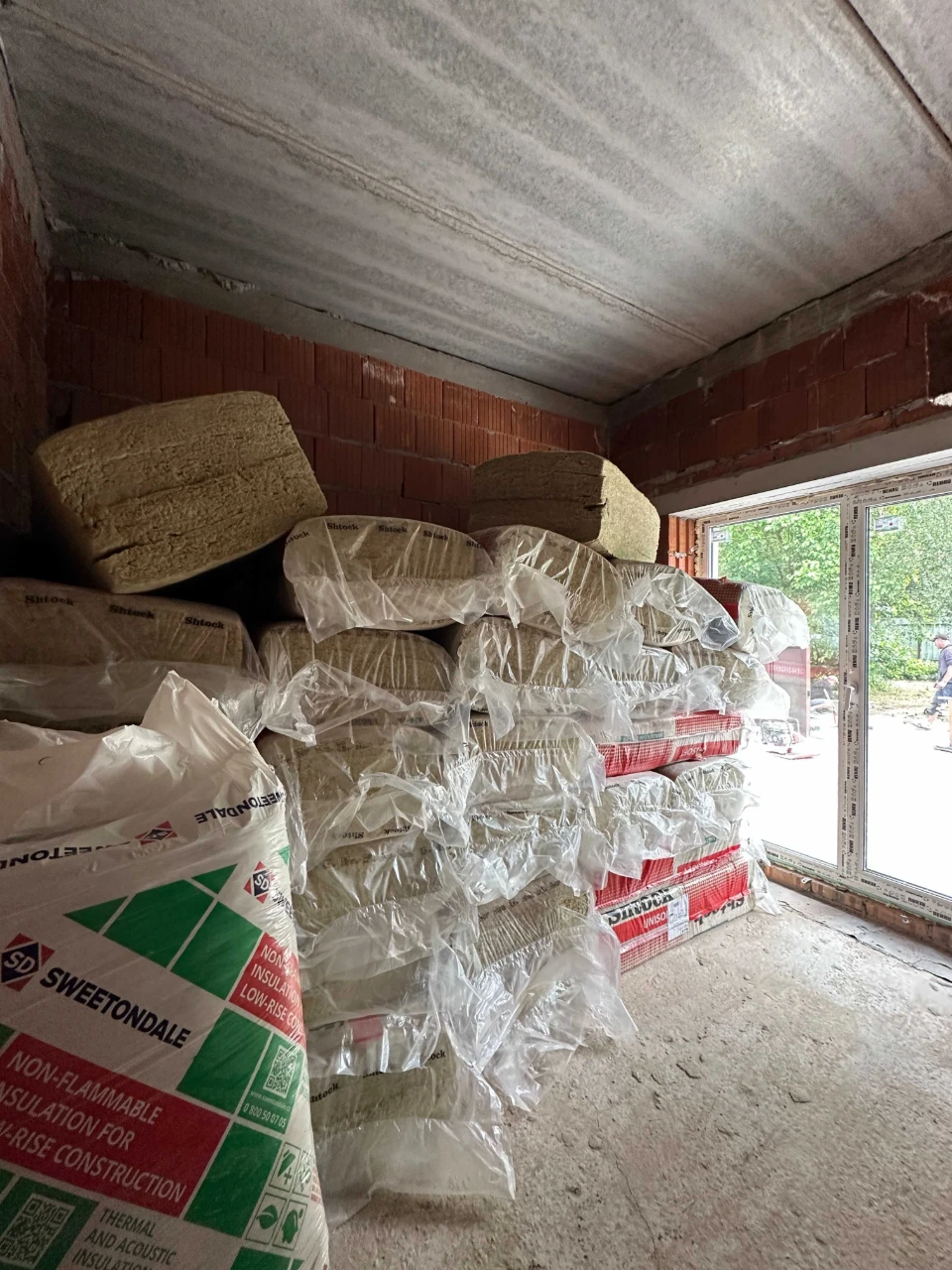 Продам дуплекс в Бучі на 3х сотках землі з чистовим наповнен