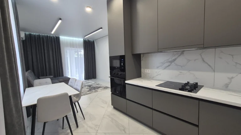 Продаж сучасного будинку 100 м² з ремонтом у лісовій частині