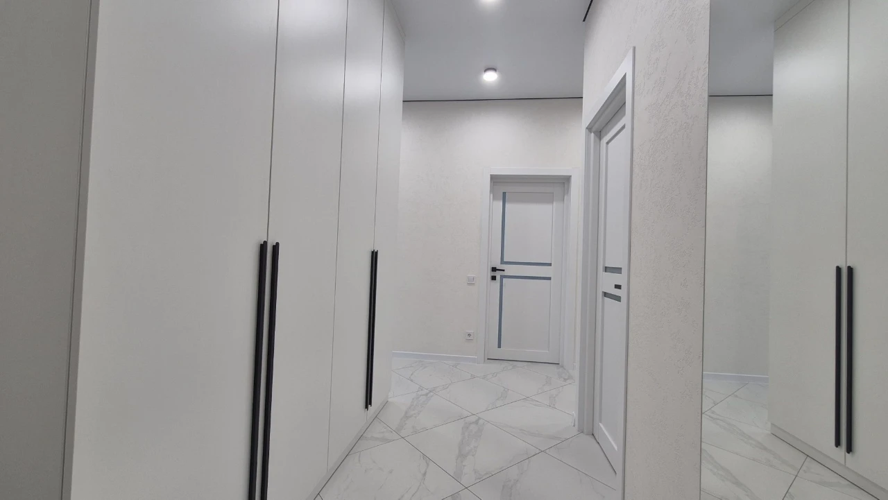 Продаж сучасного будинку 100 м² з ремонтом у лісовій частині