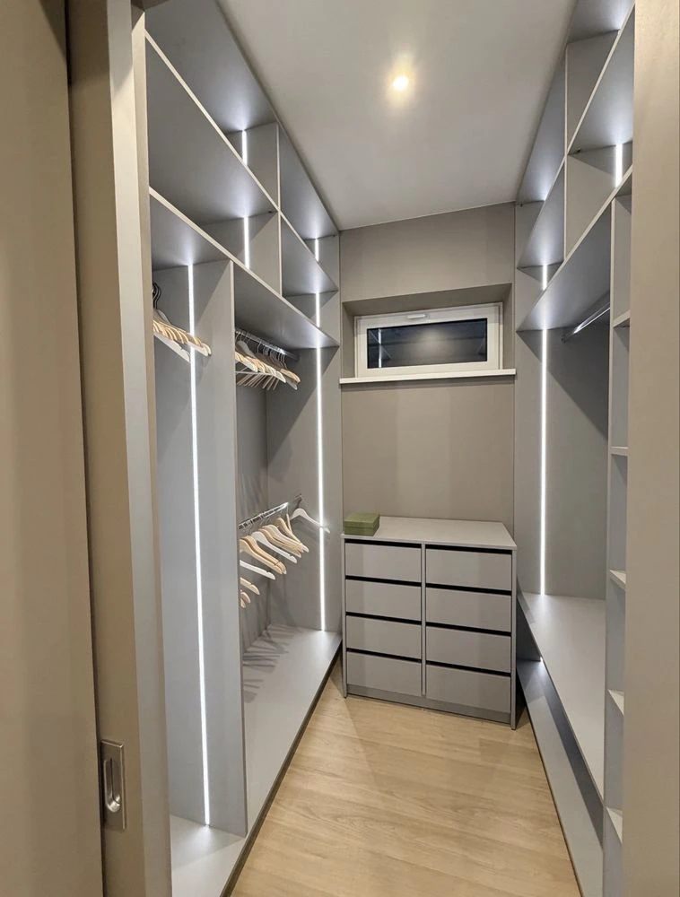 БЕЗ КОМІСІЇ, будинок з якісним РЕМОНТОМ в перстиджому районі
