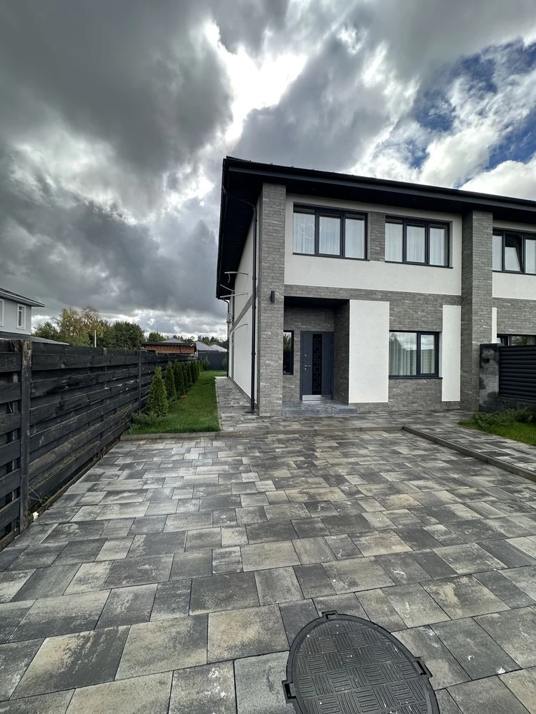 Продам дуплекс у Бучі 120 м², 3 сотки, новий ремонт, меблі,