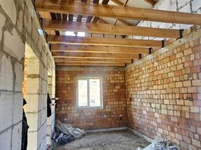 Будинок. Буча, Квіткова