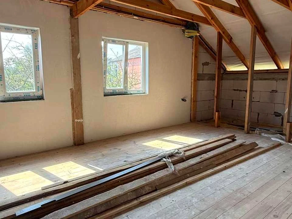 Будинок. Буча, Набережна вул.