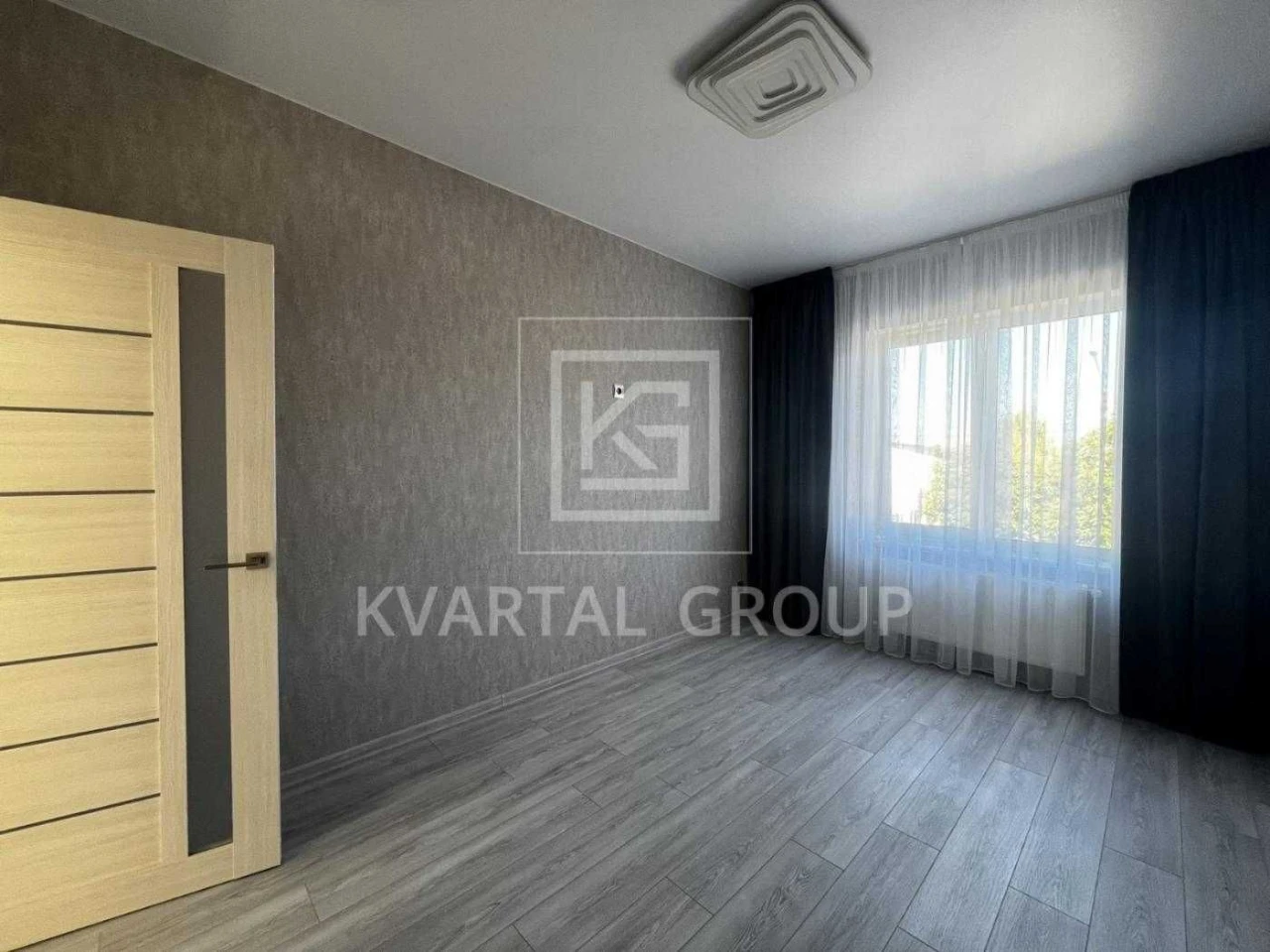 Продаж таунхауса з ремонтом 103 кв м, 4 кімнати, вбудована к