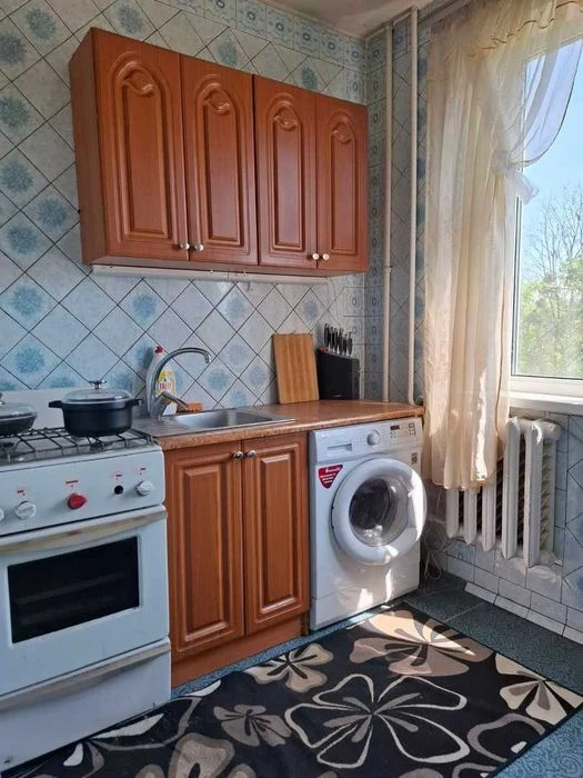 For sale 4-room apartment near metro Ak. Barabashova, Gvardiytsiv street