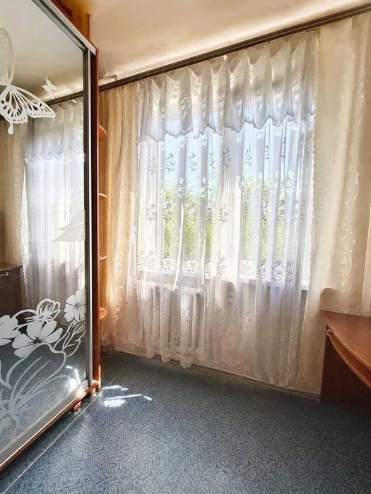 For sale 4-room apartment near metro Ak. Barabashova, Gvardiytsiv street