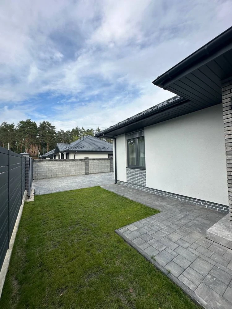 Продам будинок з ремонтом в місті Ворзель, 100 м², ділянка 4