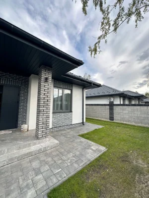 Продам будинок з ремонтом в місті Ворзель, 100 м², ділянка 4