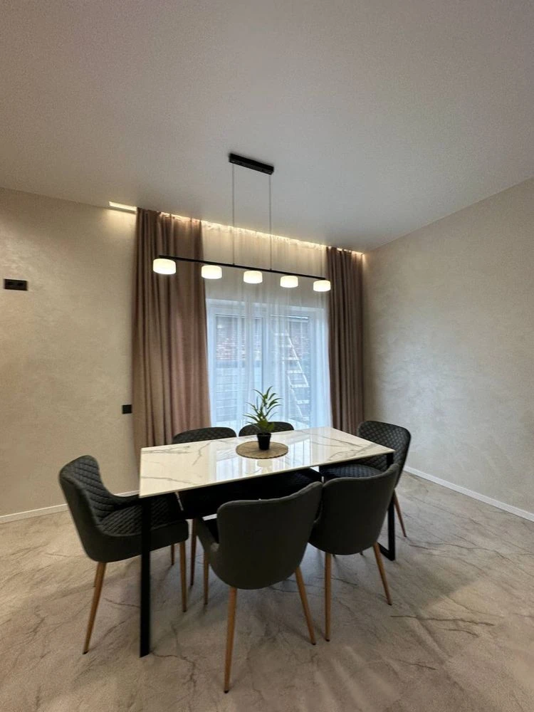Продам будинок з ремонтом в місті Ворзель, 100 м², ділянка 4