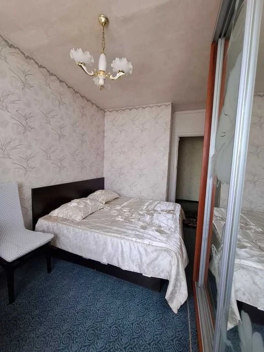 For sale 4-room apartment near metro Ak. Barabashova, Gvardiytsiv street