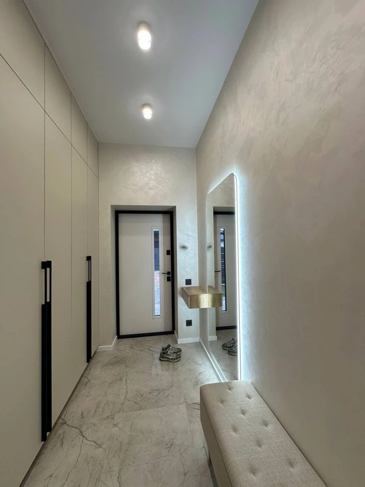 Продам будинок з ремонтом в місті Ворзель, 100 м², ділянка 4
