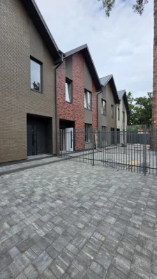 таунхаус в центрі Бучі