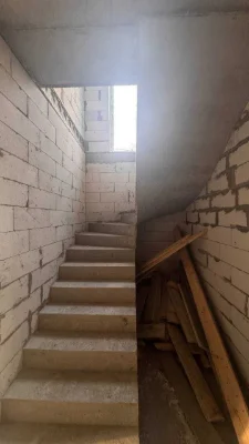 Кутовий таунхаус у Бучі | 120 м² + мансарда | 3 сотки  | Два