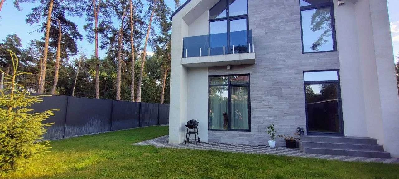 Продам будинок з ремонтом в Лісовій Бучи. 4 кімнати, 5 соток