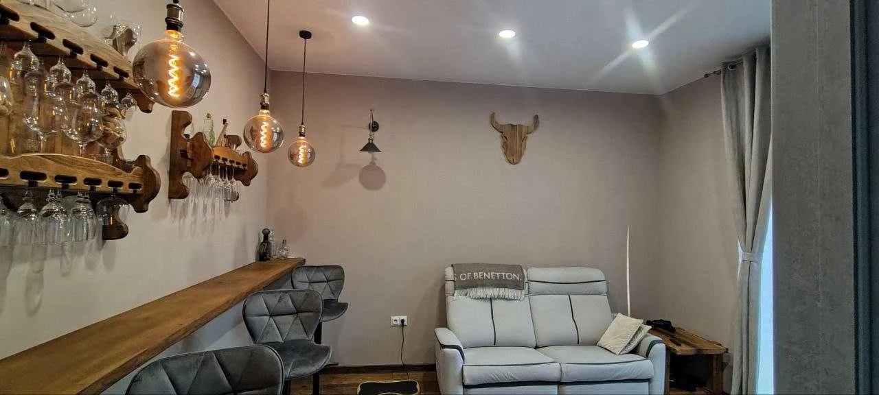 Продам будинок з ремонтом в Лісовій Бучи. 4 кімнати, 5 соток