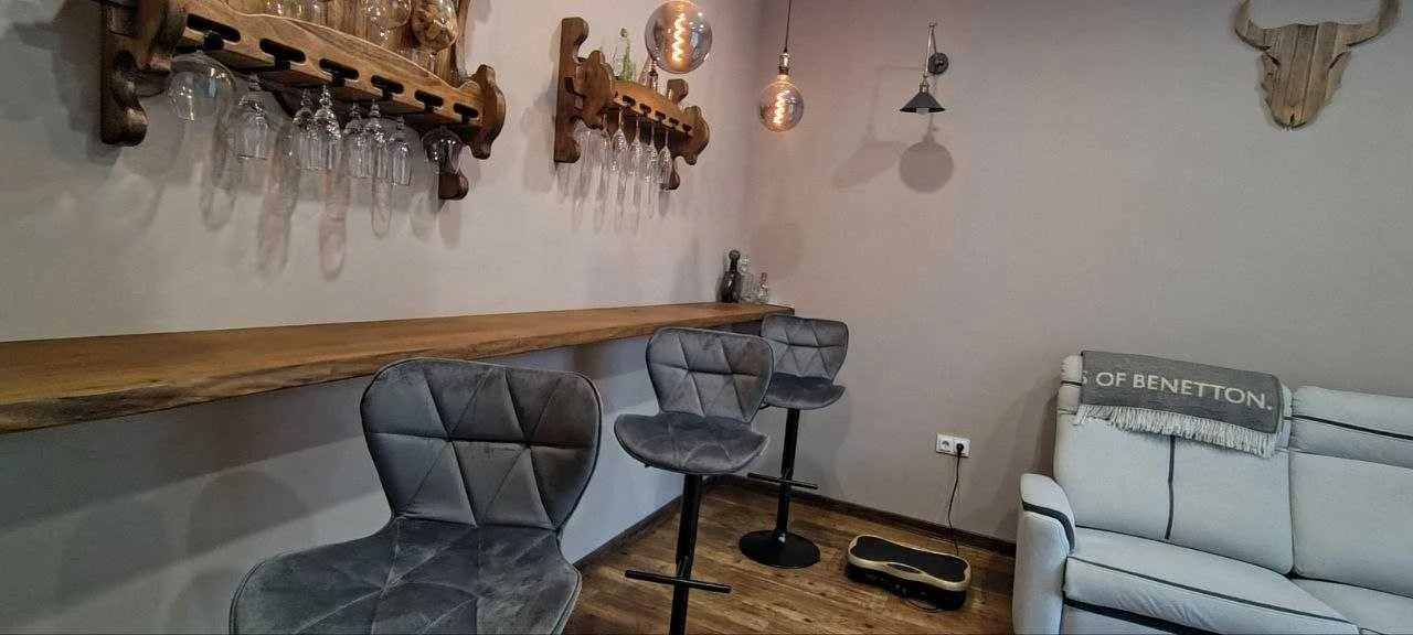 Продам будинок з ремонтом в Лісовій Бучи. 4 кімнати, 5 соток