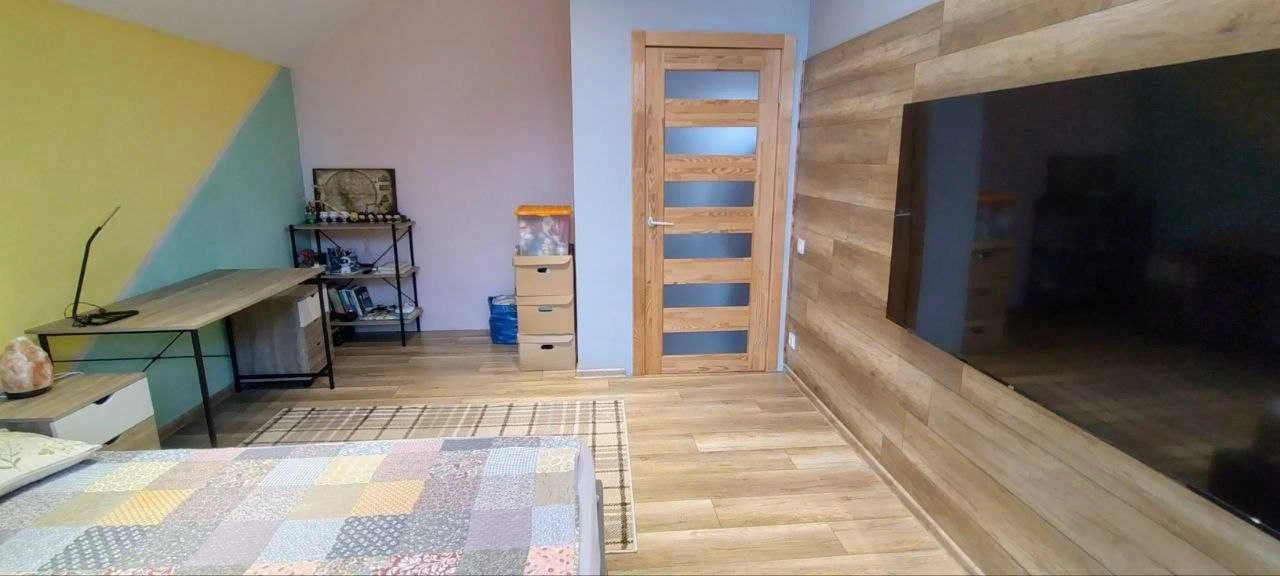 Продам будинок з ремонтом в Лісовій Бучи. 4 кімнати, 5 соток