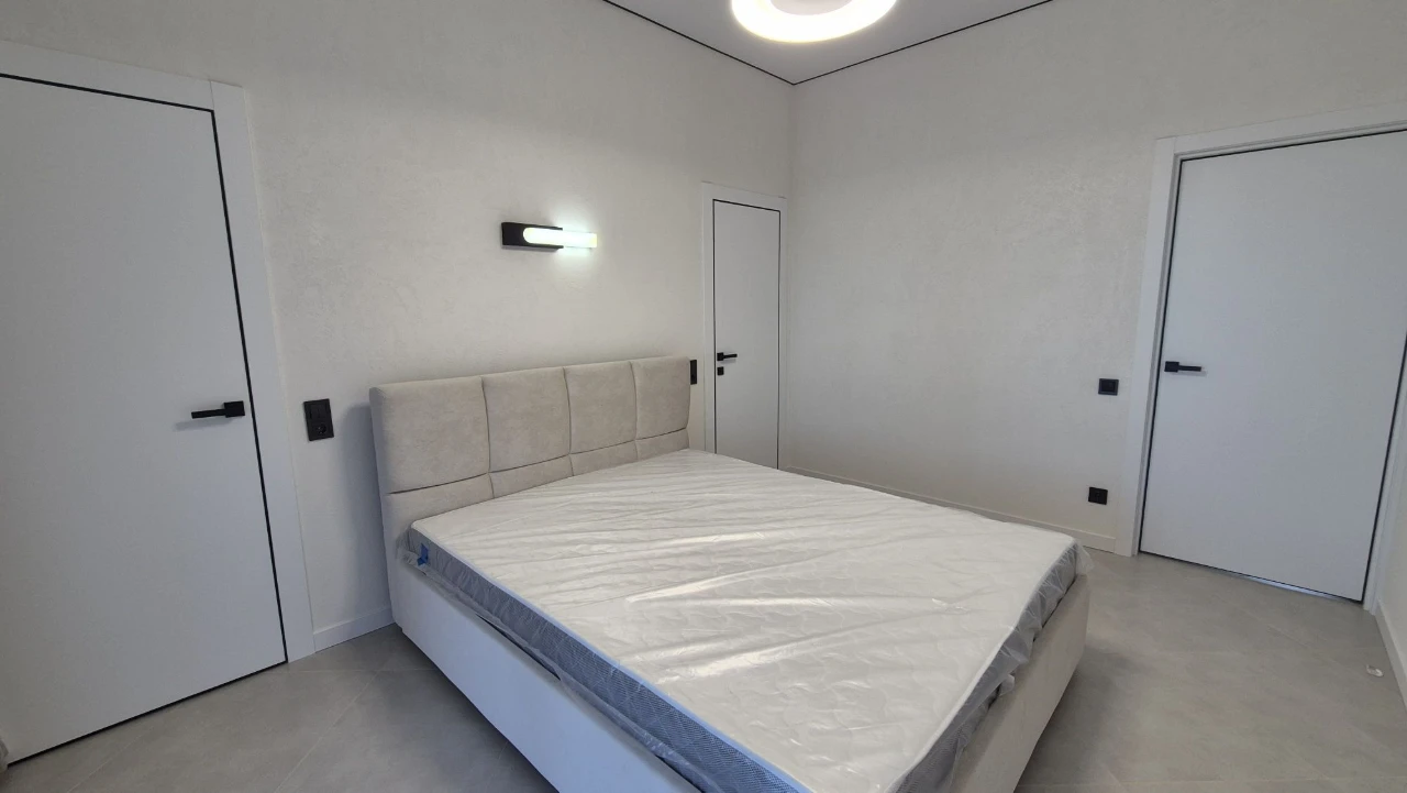 Продаж будинку 100 м² з ремонтом та меблями у Бучі, ділянка