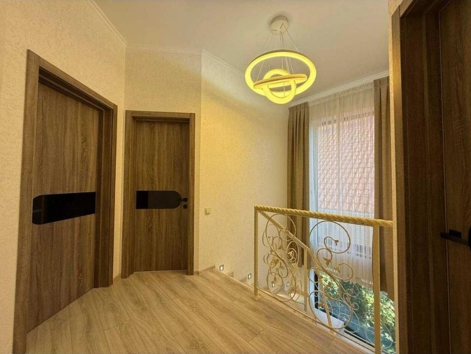 Продажа ДУПЛЕКСА с ремонтом в Совиньоне, 4 спальни!