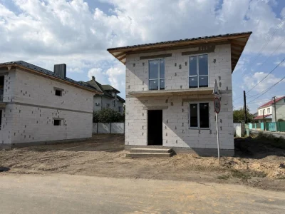 Продаж будинку з центральними комунікаціями в Бучі